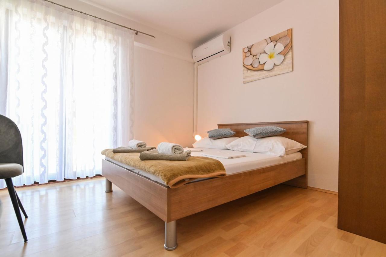 Rooms & Apartments Jadranka Baška Exterior foto